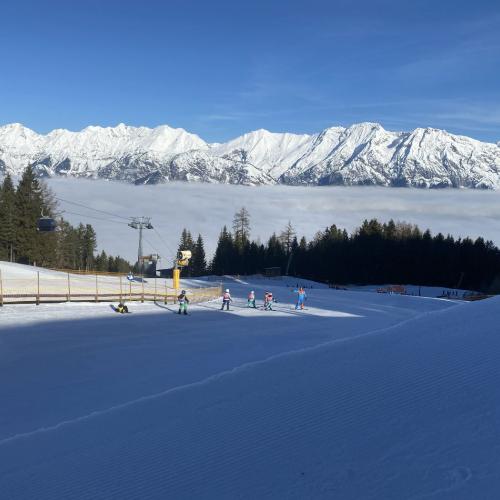 Kinder auf der Skipiste