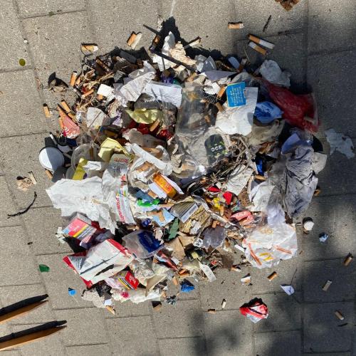 Müllsammlung von einem Tag