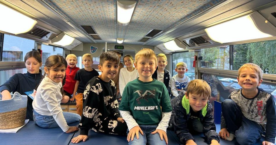 Die Kinder der 1a im Euro-Bus